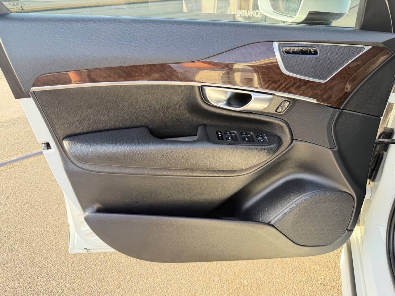 Used 2018 Volvo XC90 T6 Momentum w/ Convenience Package image 44