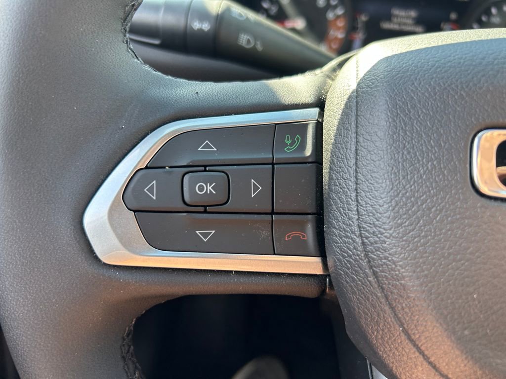 Used 2025 Jeep Compass Latitude w/ Altitude Special Edition AWD/4WD image 18