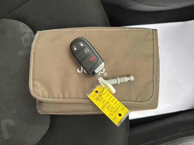 Used 2017 Jeep Renegade Latitude w/ Cold Weather Group image 49