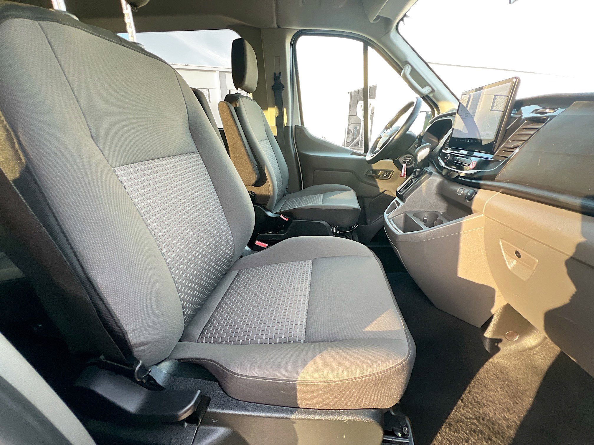 Used 2025 Ford Transit 350 XLT image 29