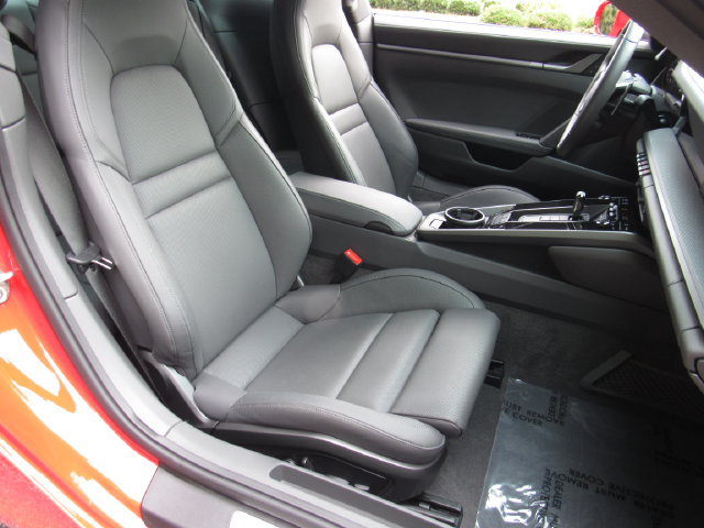 Certified 2024 Porsche 911 Carrera 4 AWD/4WD image 19