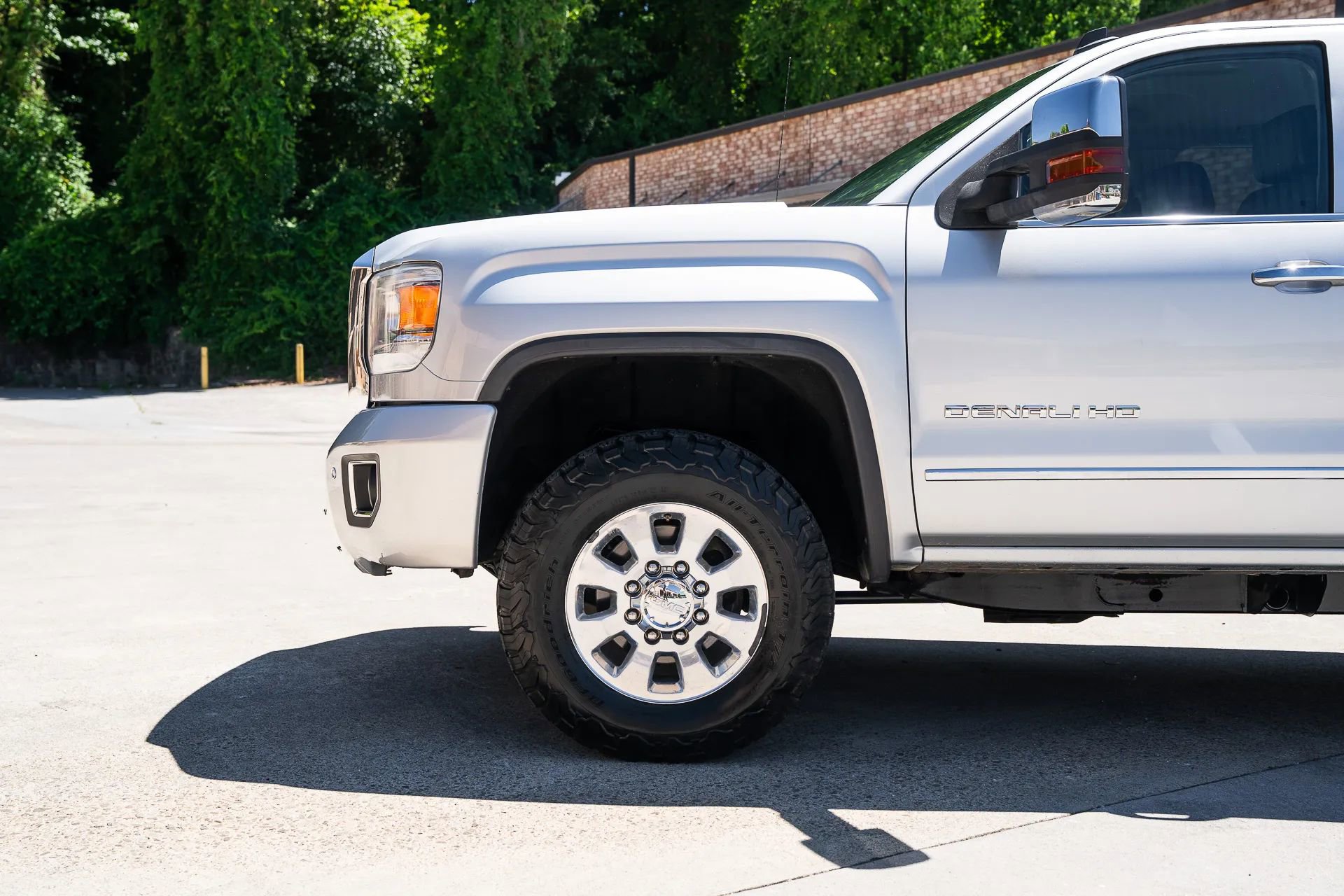 Used 2015 GMC Sierra 2500 Denali w/ Duramax Plus Package AWD/4WD image 3