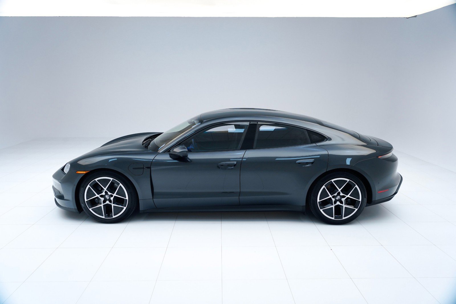 New 2026 Porsche Taycan image 2