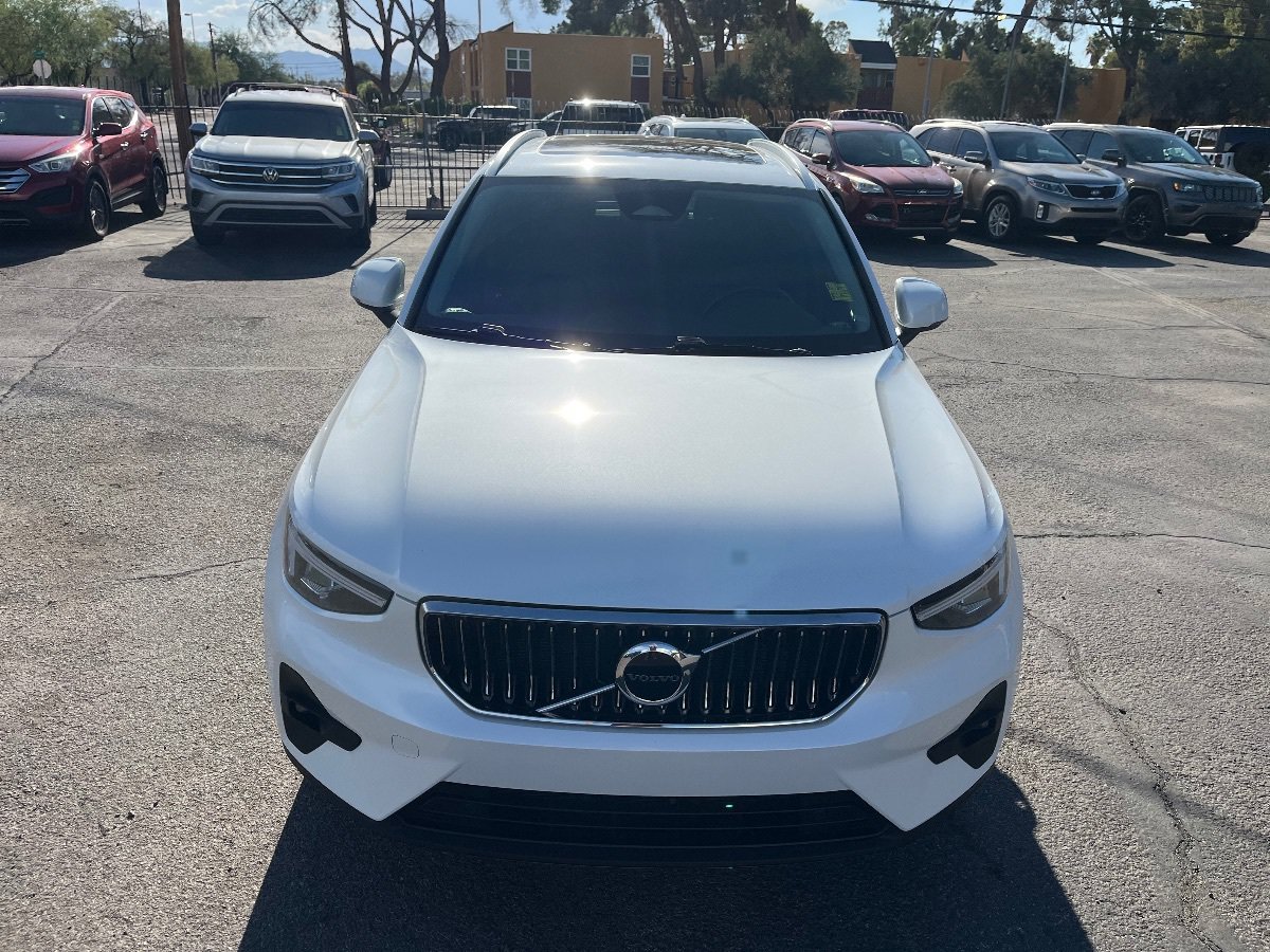 Used 2023 Volvo XC40 B5 Plus AWD/4WD image 48