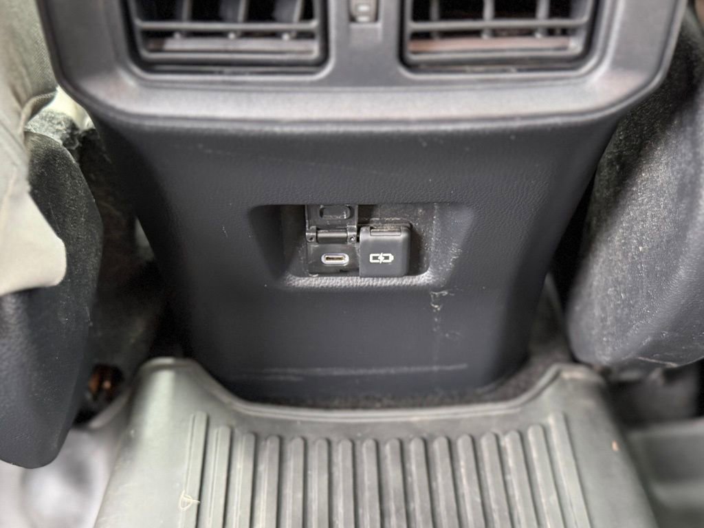 Used 2023 Toyota RAV4 XLE w/ Convenience Package image 9
