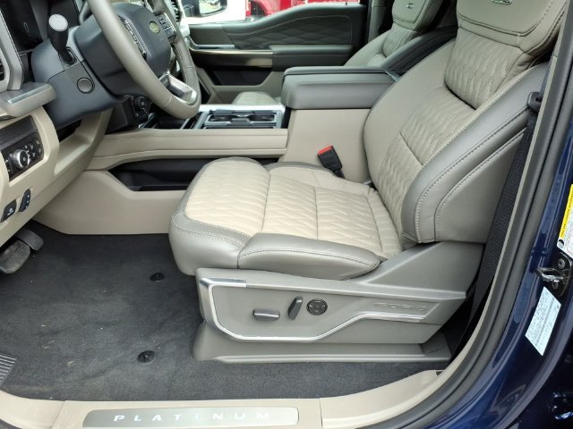 New 2027 Ford F250 Platinum w/ Platinum Plus Package AWD/4WD image 18