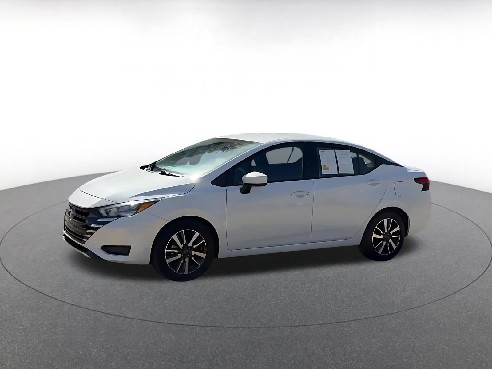 Used 2025 Nissan Versa SV image 8