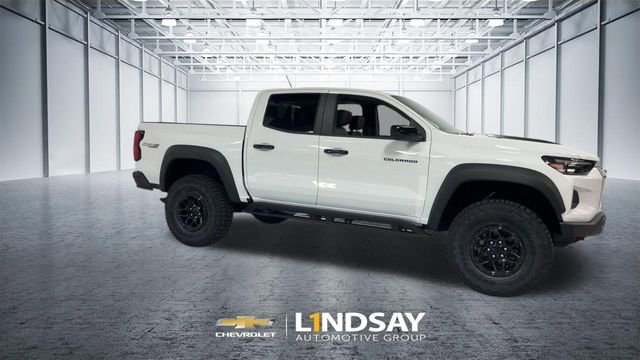 Used 2024 Chevrolet Colorado ZR2 w/ ZR2 Bison Edition AWD/4WD image 3