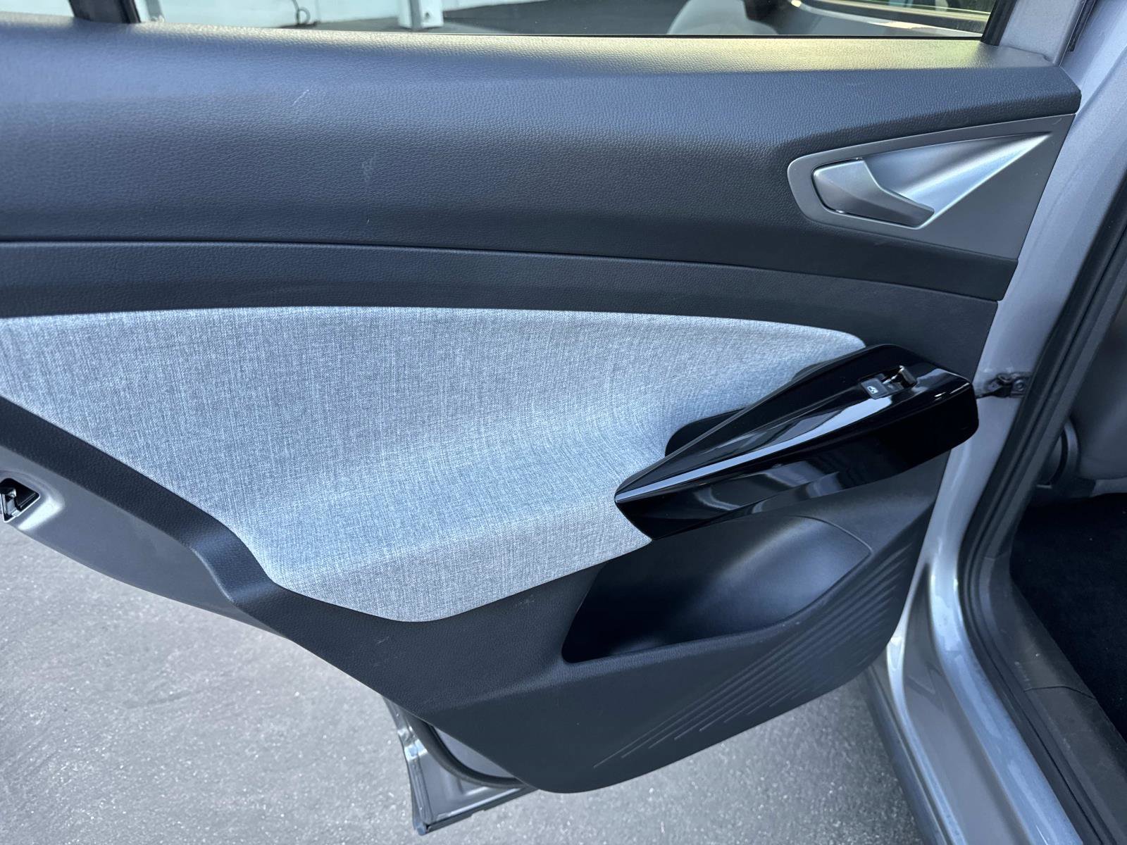 Used 2023 Volkswagen ID.4 Pro image 7