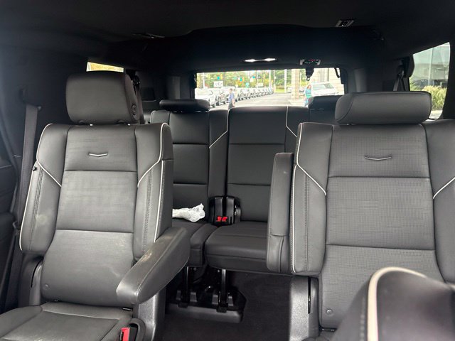Used 2024 Cadillac Escalade Premium Luxury AWD/4WD image 4
