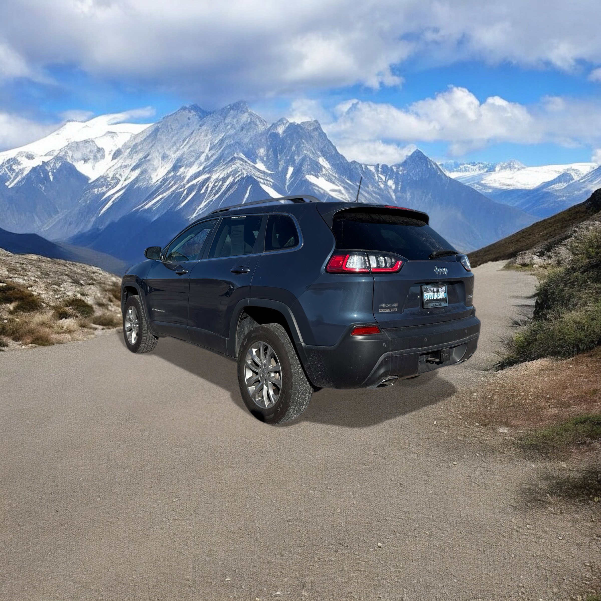 Used 2021 Jeep Cherokee Latitude Lux w/ Trailer Tow Group image 3