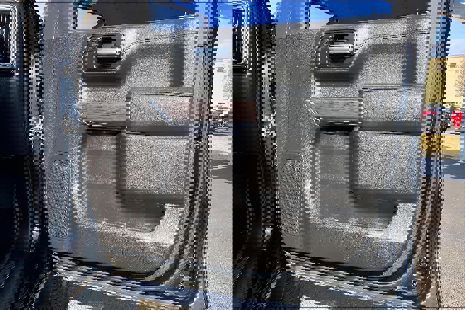 Used 2021 Chevrolet Silverado 1500 LTZ image 22