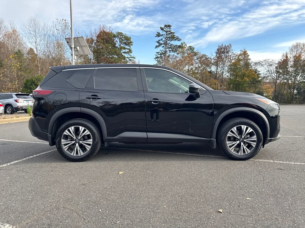 Used 2023 Nissan Rogue SV image 6