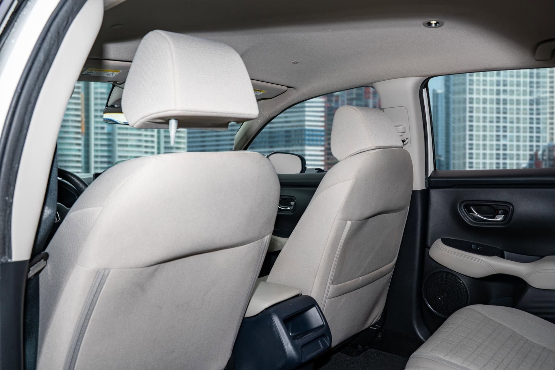 Used 2023 Honda HR-V LX image 17