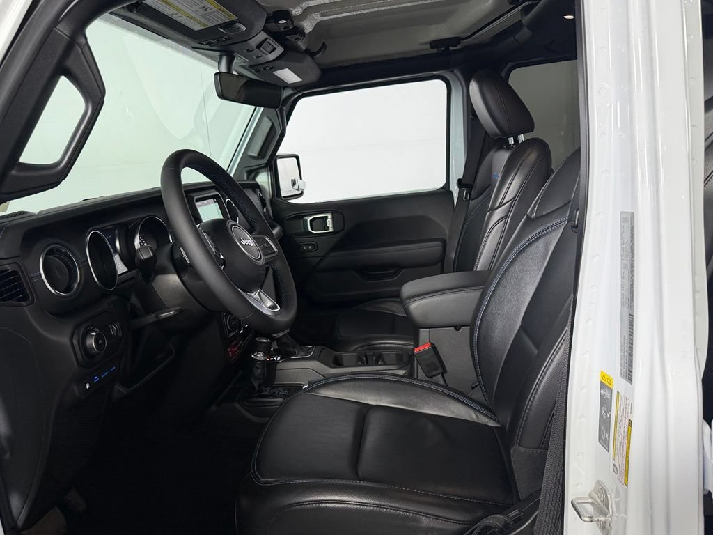 Used 2023 Jeep Wrangler Unlimited Rubicon 4xe AWD/4WD image 20