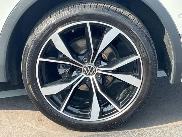 Used 2022 Volkswagen Tiguan SEL R-Line image 13