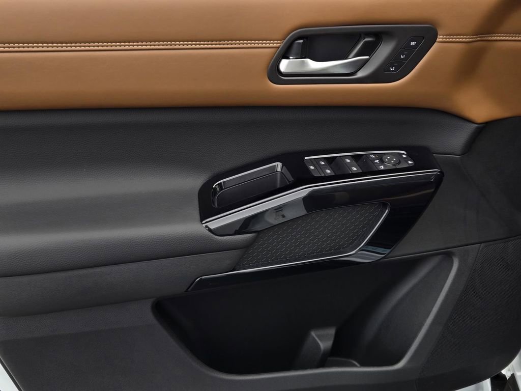 New 2026 Nissan Pathfinder Platinum image 18