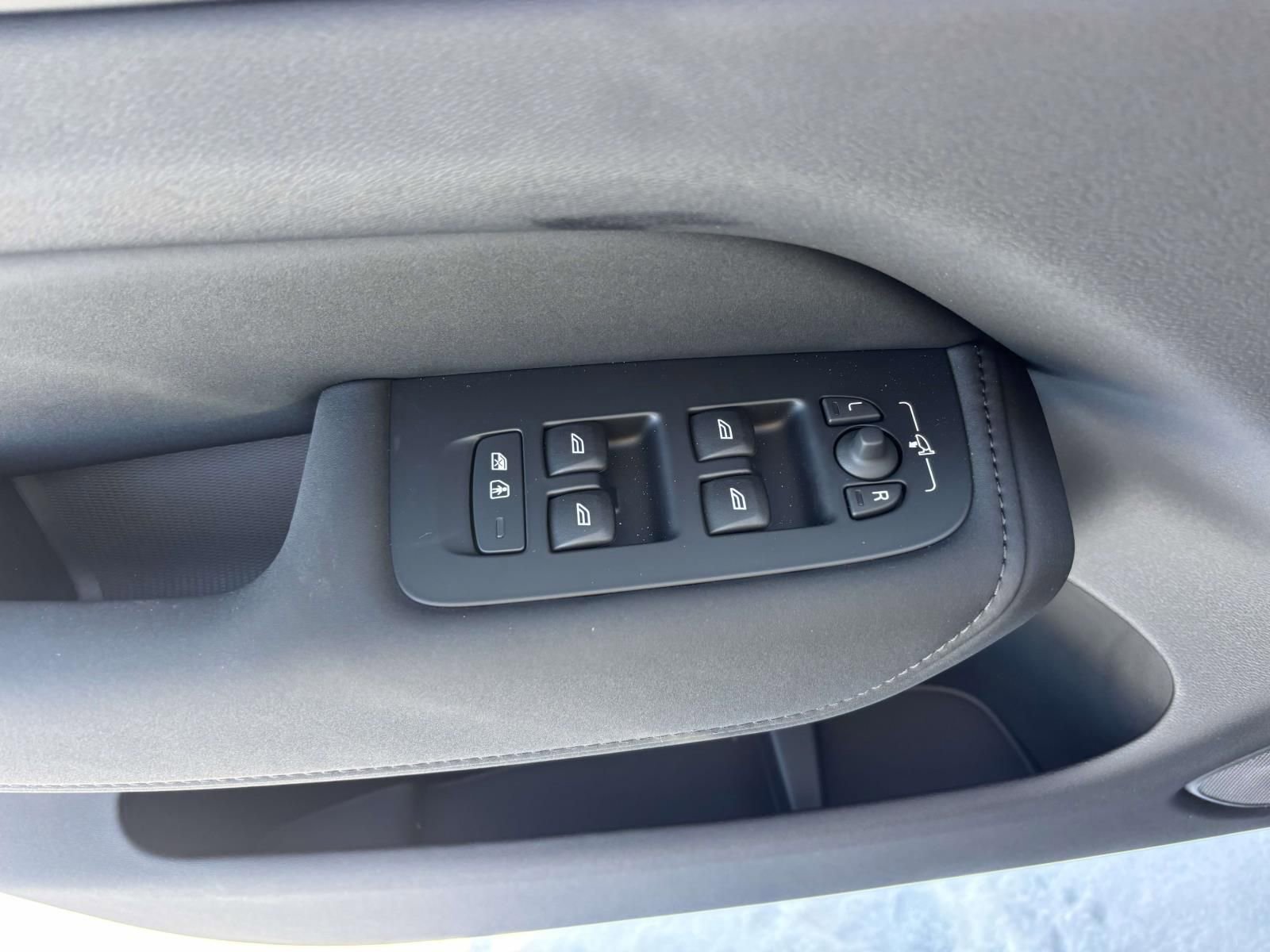 New 2026 Volvo XC60 B5 Plus w/ Protection Package Premier image 13