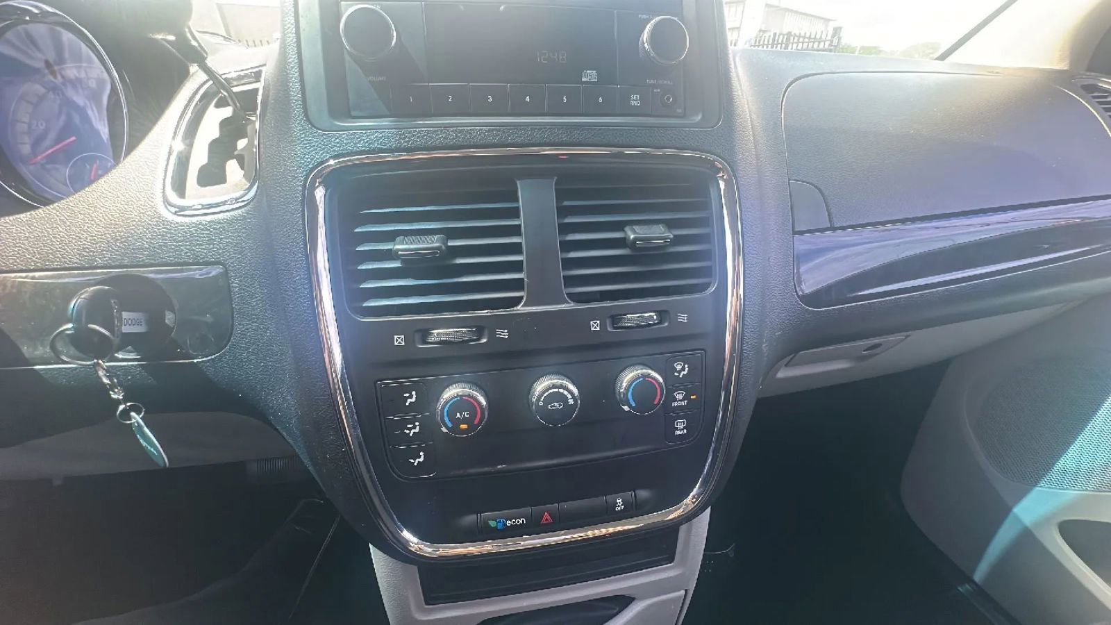 Used 2014 Dodge Grand Caravan American Value Package FWD image 30