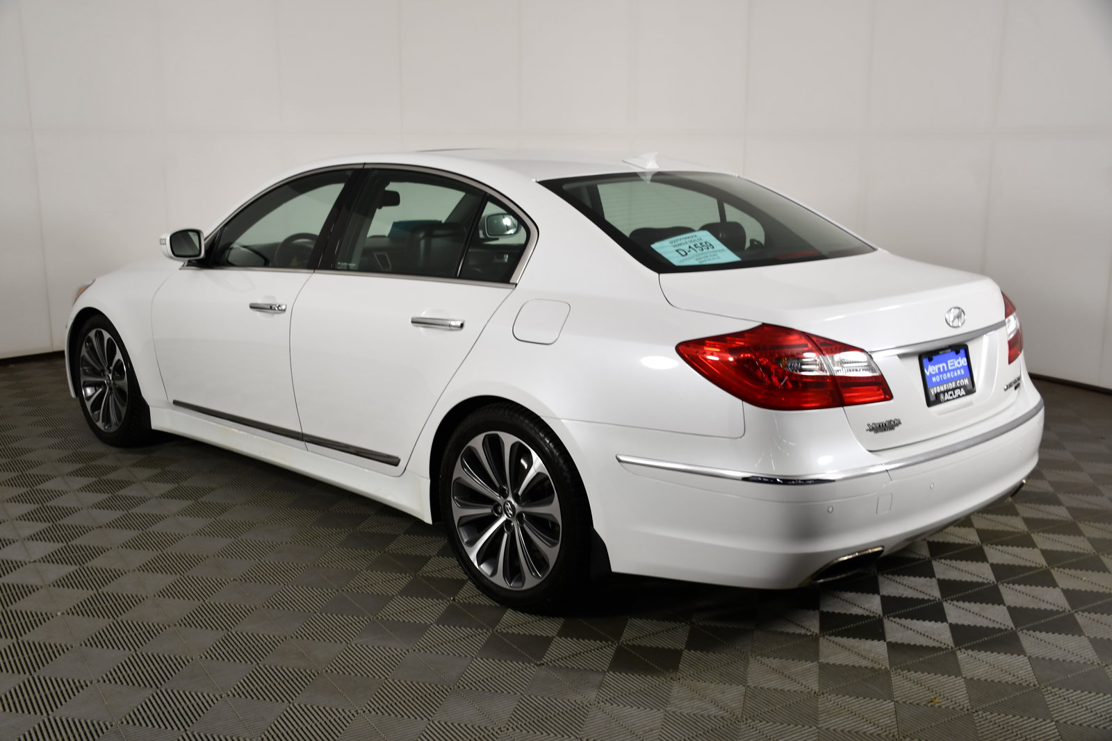 Used 2013 Hyundai Genesis 5.0 R-Spec RWD image 8