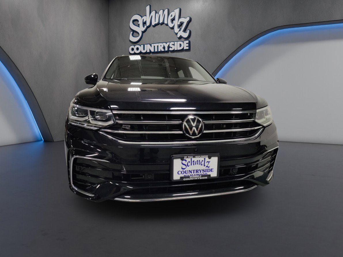 Used 2024 Volkswagen Tiguan SEL R-Line image 2
