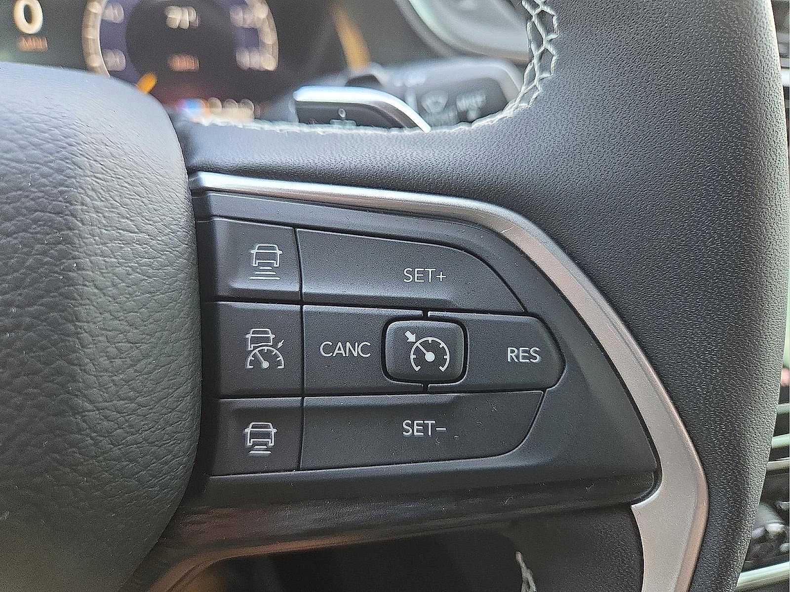 Used 2025 Jeep Grand Cherokee L Altitude image 19