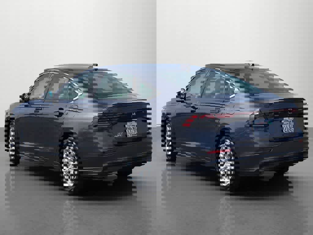 Used 2023 Honda Accord LX image 4