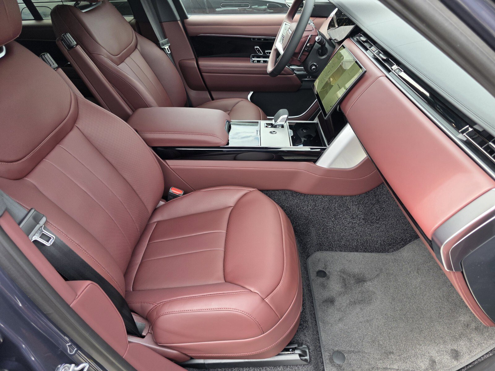 New 2026 Land Rover Range Rover SE AWD/4WD image 3