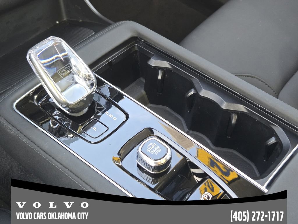 Certified 2025 Volvo XC90 B6 Plus image 19