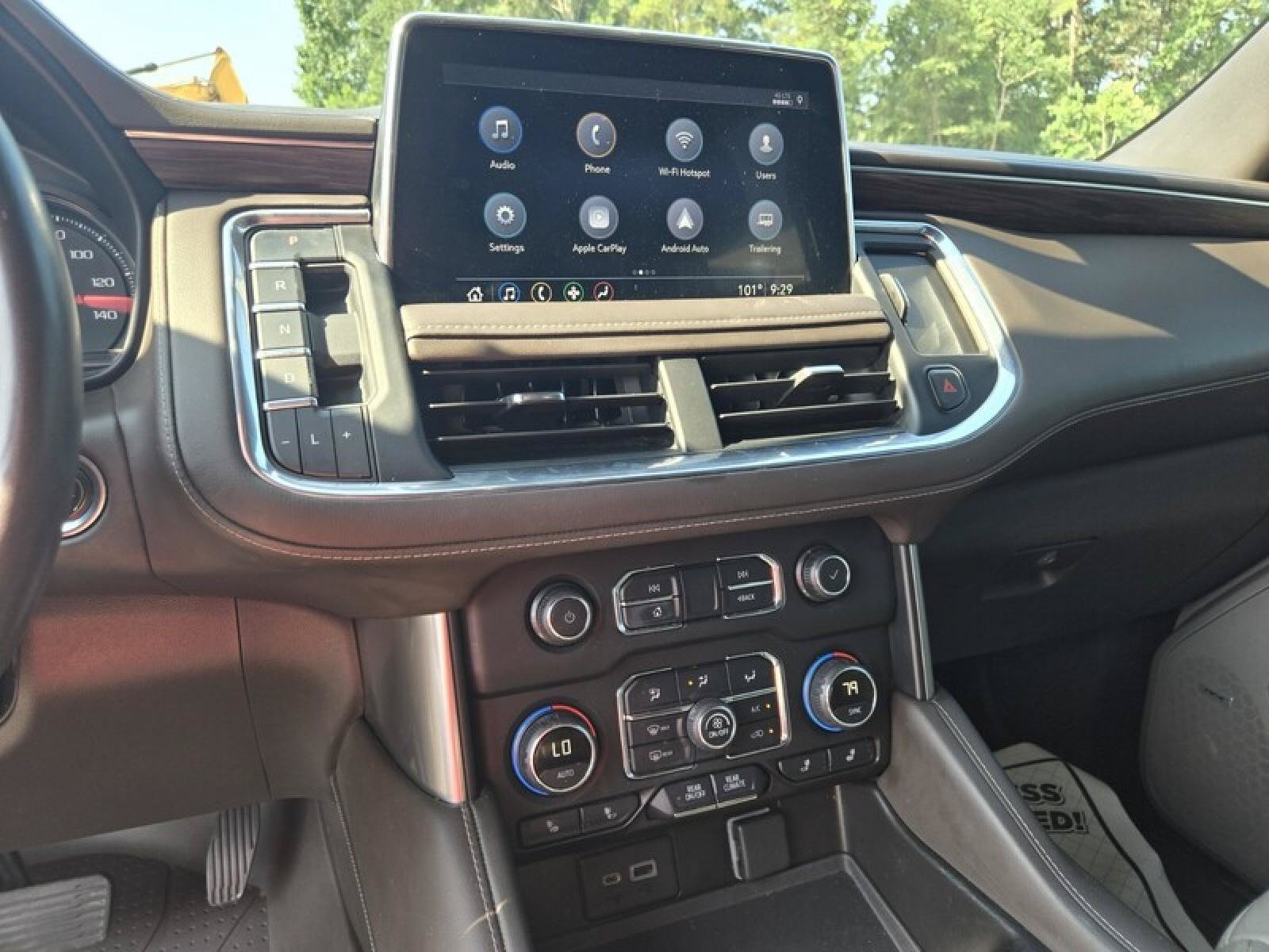 Used 2021 Chevrolet Tahoe Z71 w/ Z71 Signature Package AWD/4WD image 17
