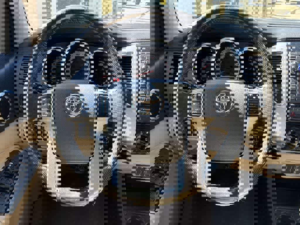 Used 2013 Toyota Tacoma PreRunner w/ SR5 Pkg image 17