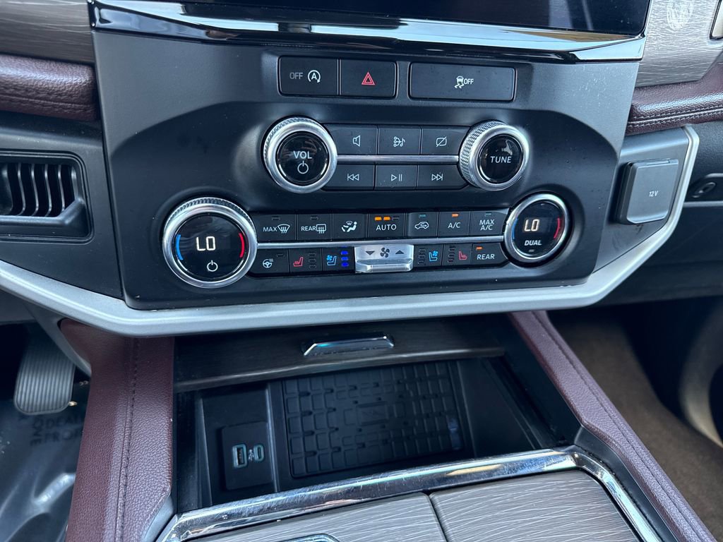 Used 2023 Ford Expedition Limited RWD image 23