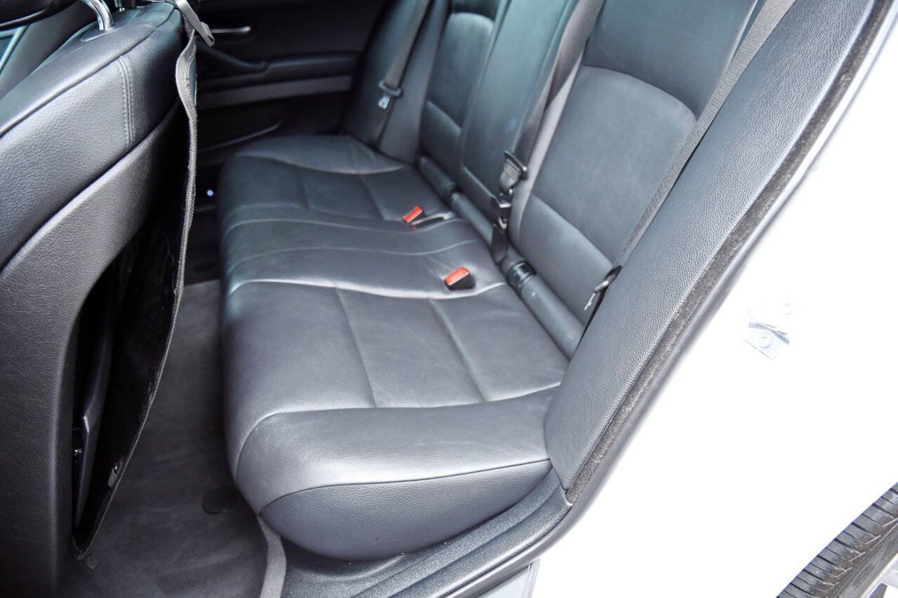Used 2013 BMW 535i xDrive Sedan AWD/4WD image 15