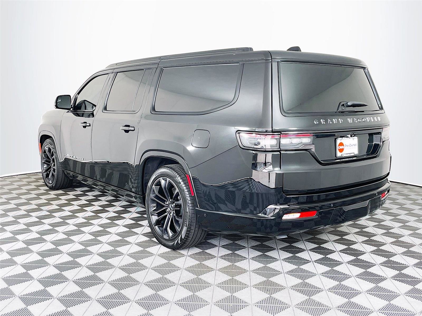 Used 2024 Jeep Grand Wagoneer L Series III w/ Rear Seat Video Group 1 image 6