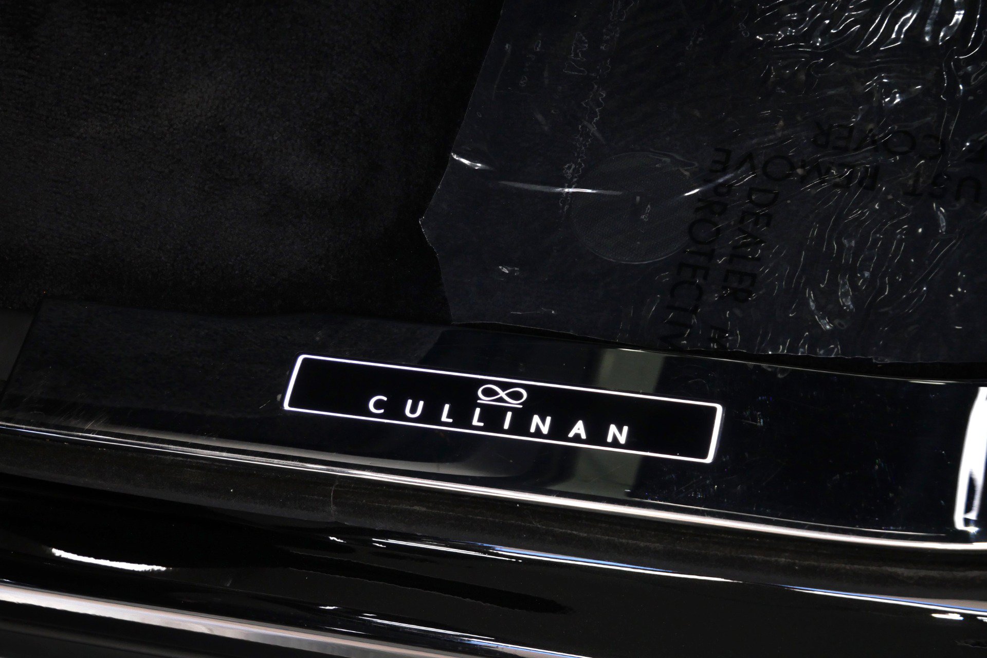Used 2023 Rolls-Royce Cullinan Black Badge w/ Driver's Package AWD/4WD image 26