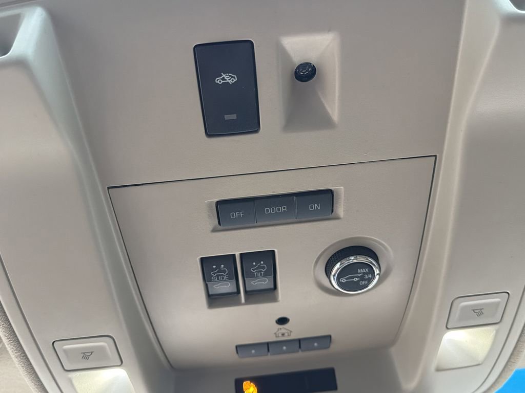 Used 2016 Cadillac Escalade Platinum image 34