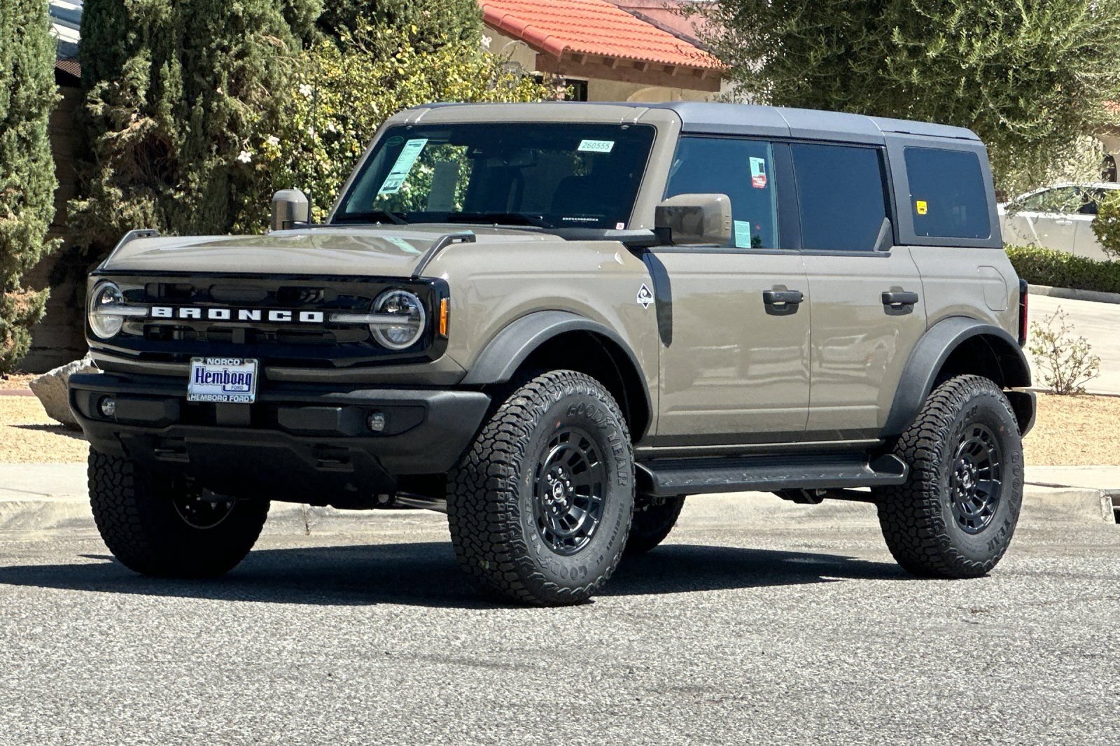 New 2026 Ford Bronco Outer Banks w/ Sasquatch Package AWD/4WD image 8
