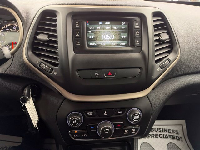 Used 2016 Jeep Cherokee Latitude w/ Safety/Convenience Group FWD image 15
