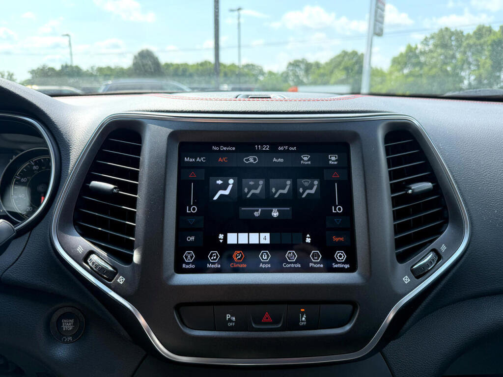 Used 2021 Jeep Cherokee Trailhawk image 27