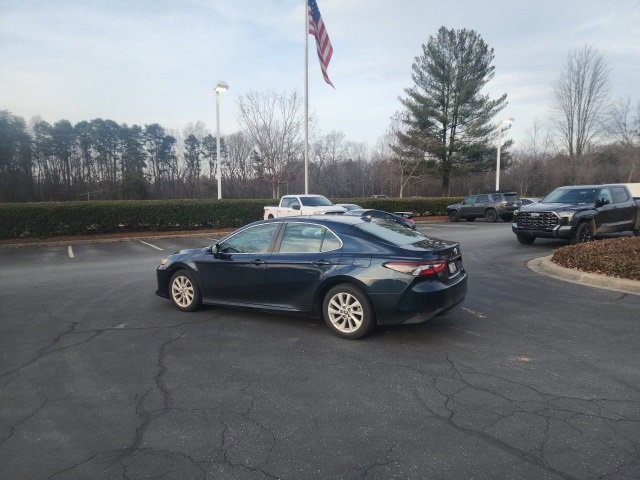 Used 2021 Toyota Camry LE image 7