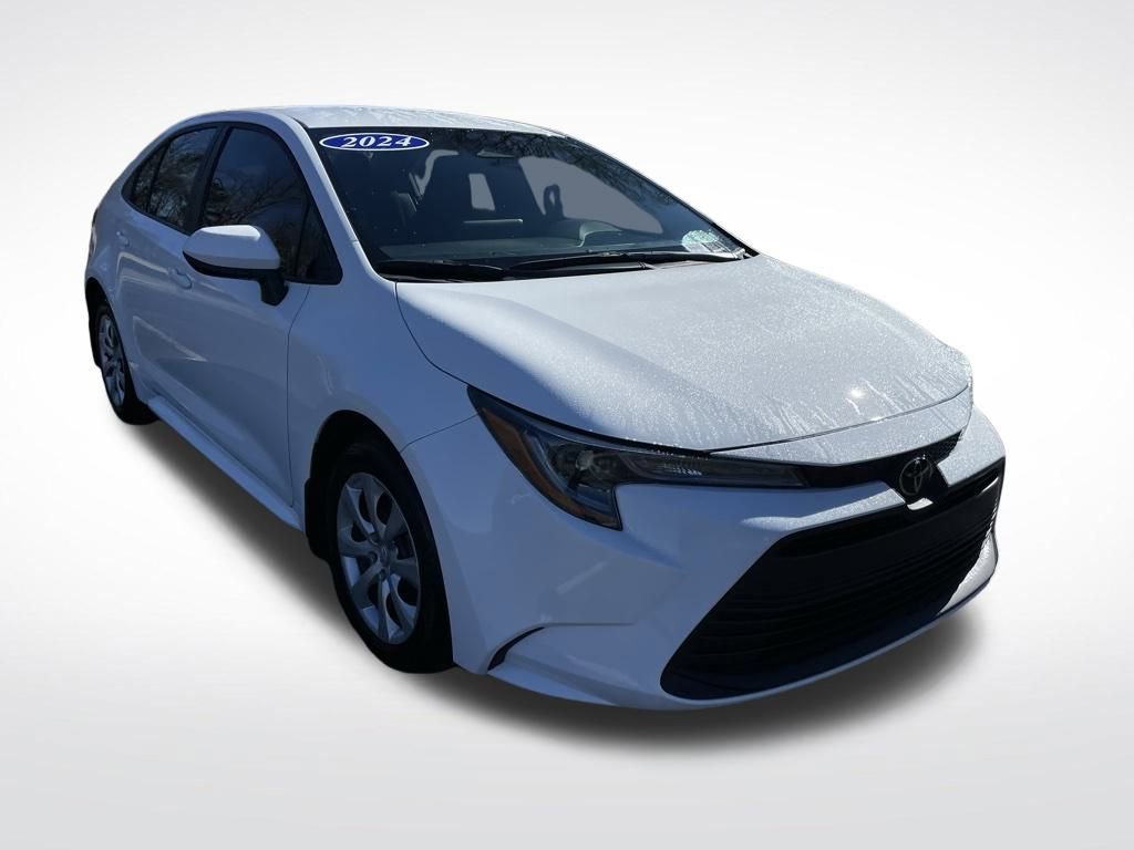 Used 2024 Toyota Corolla LE image 8