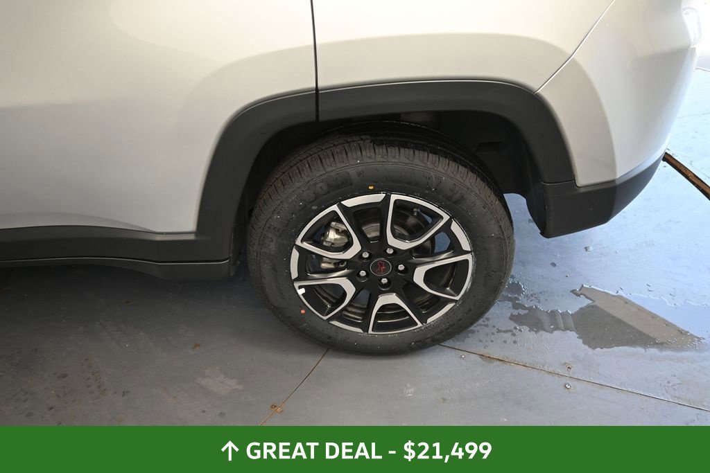 Used 2025 Jeep Compass Trailhawk AWD/4WD image 19