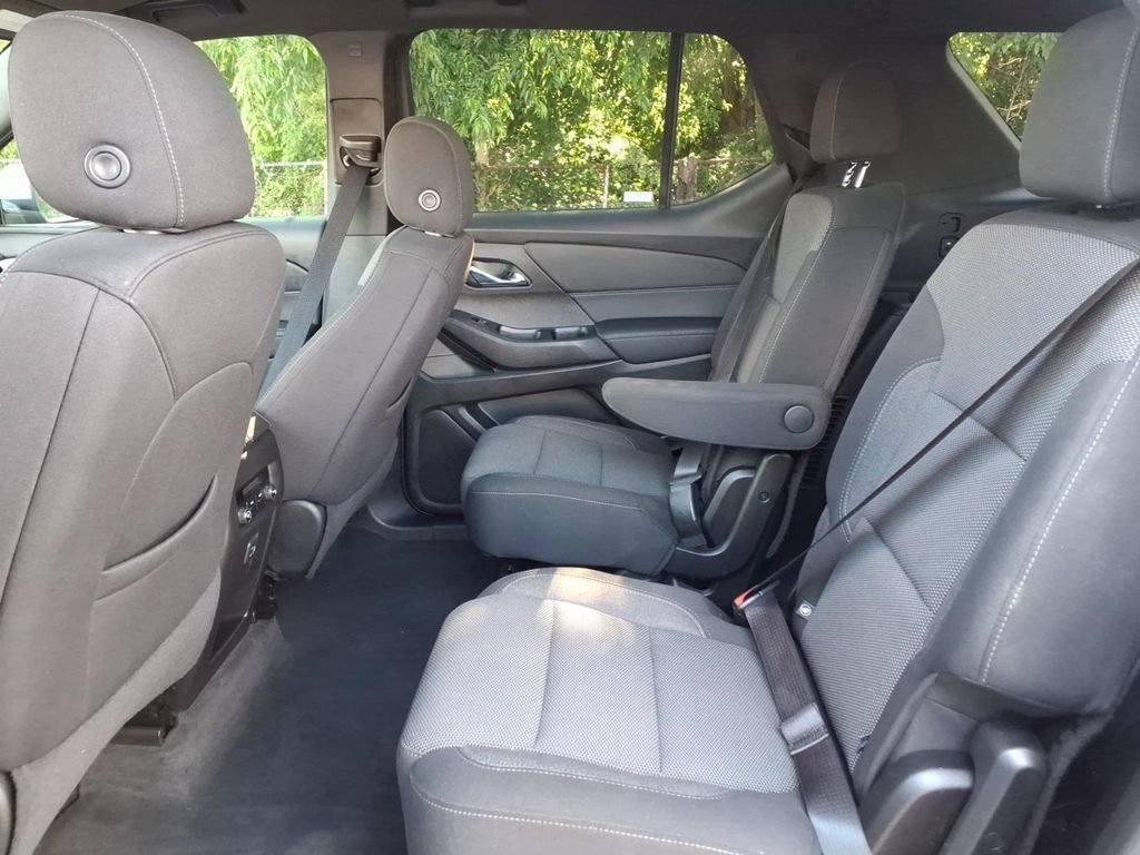 Certified 2022 Chevrolet Traverse LT FWD image 11