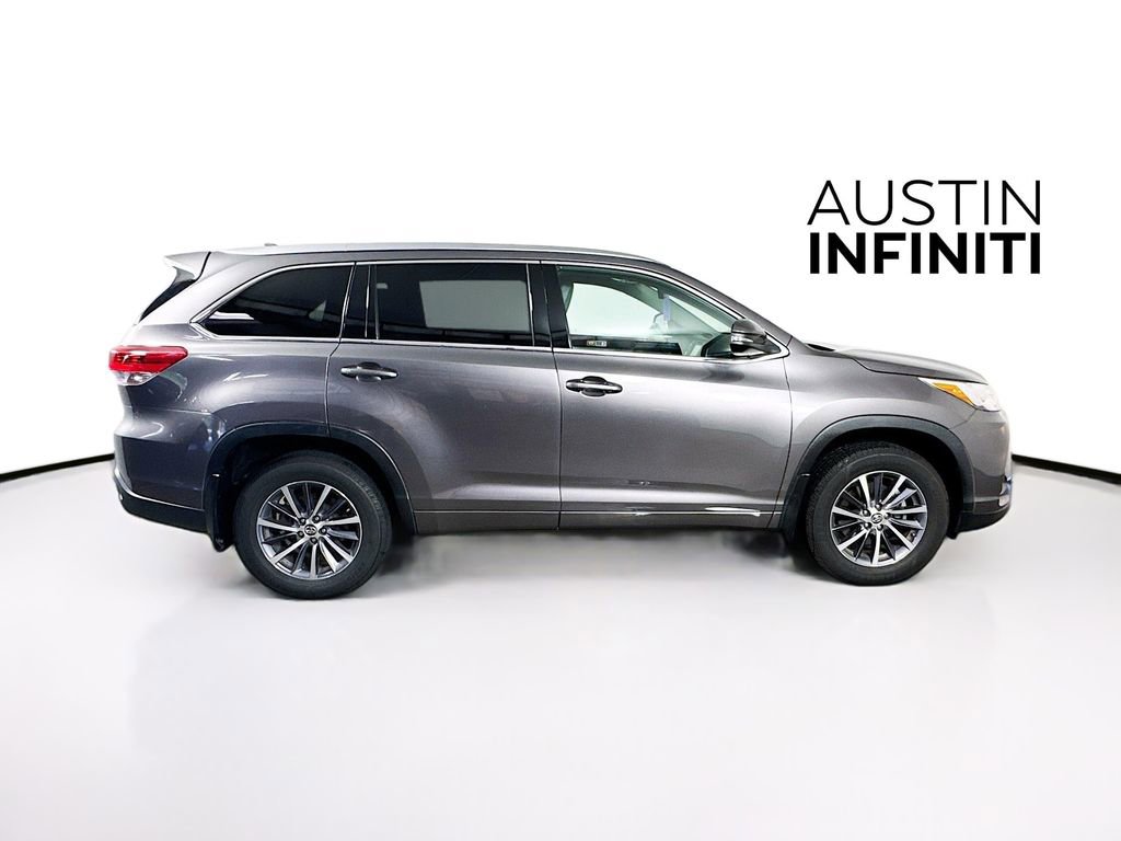 Used 2018 Toyota Highlander XLE FWD image 8