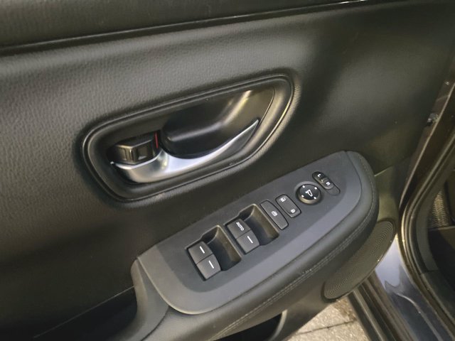 Used 2025 Honda HR-V LX image 19