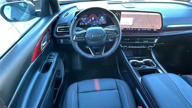 Used 2025 Chevrolet Traverse RS image 13