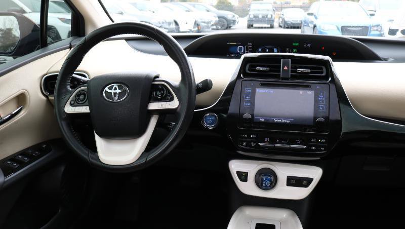 Used 2016 Toyota Prius Three w/ Advanced Technology Package image 19