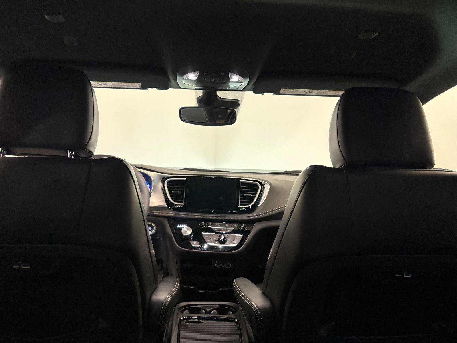 Used 2023 Chrysler Pacifica Touring-L w/ S Appearance Package FWD image 25
