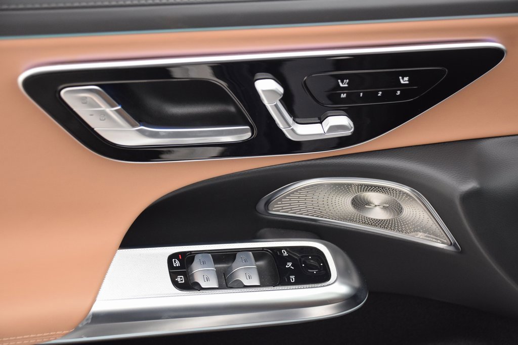 Used 2025 Mercedes-Benz E 53 AMG e 4MATIC Sedan image 21