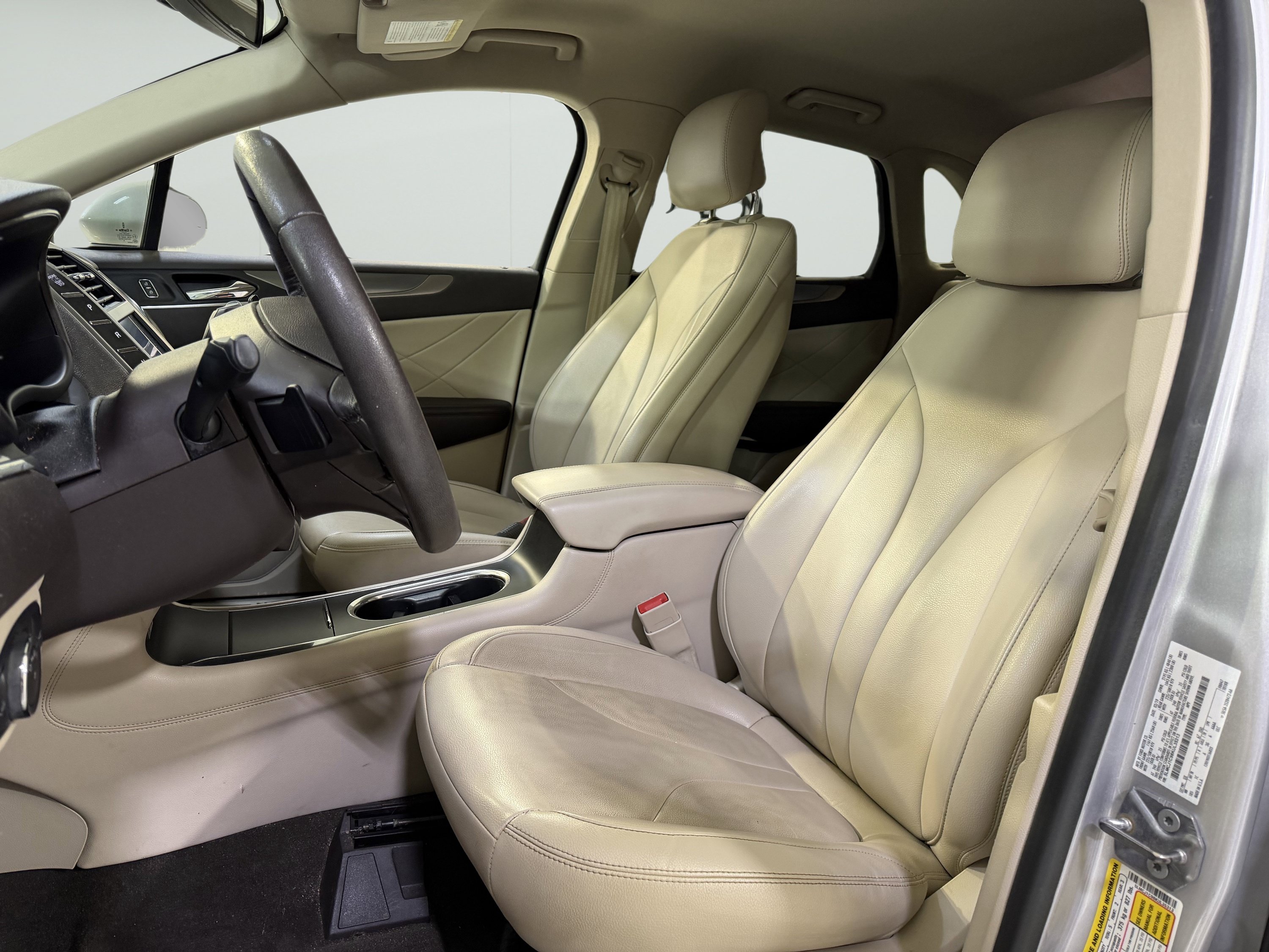 Used 2019 Lincoln MKC Premiere FWD image 11